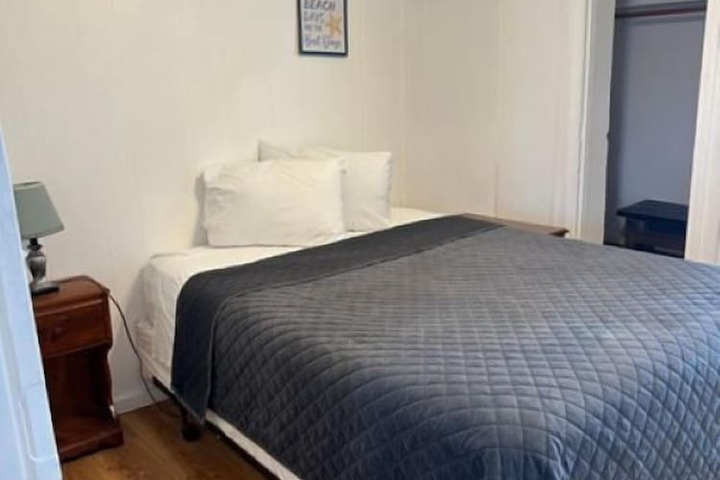 Room 33 of 105