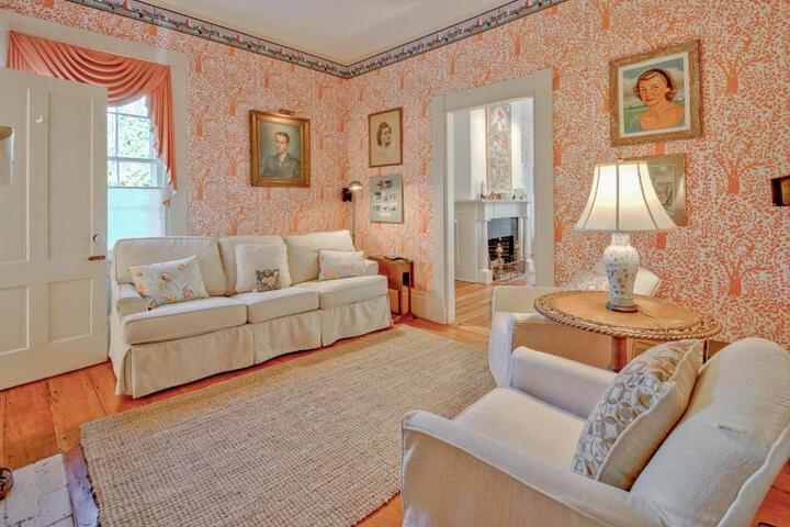 Captain Morse House - Luxury Waterfront, Town, & Beaches - 5 stars