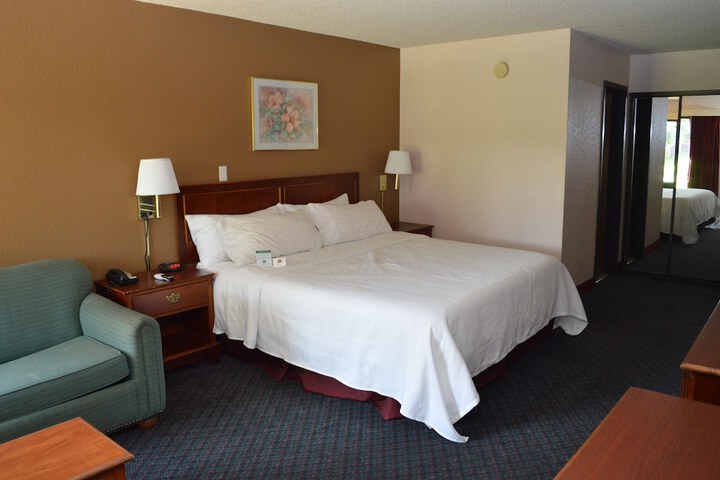 Room 22 of 33