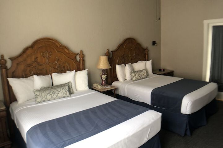 Room 65 of 118