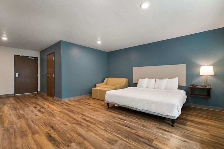 Room 25 of 32