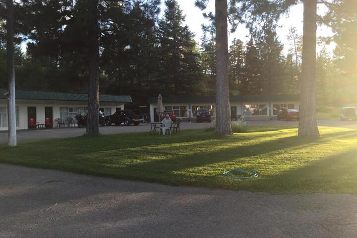 Evergreen Motel