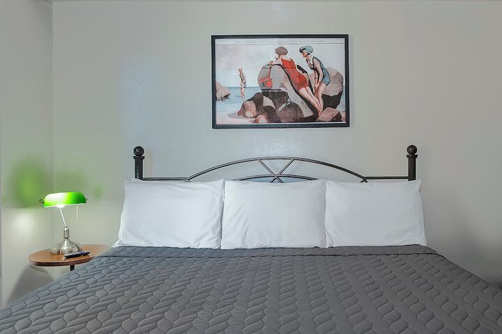 Room 121 of 166