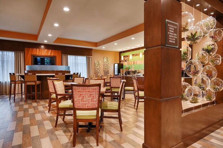 Best Western Plus Flatonia Inn
