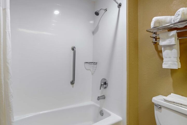 Room 9 of 31