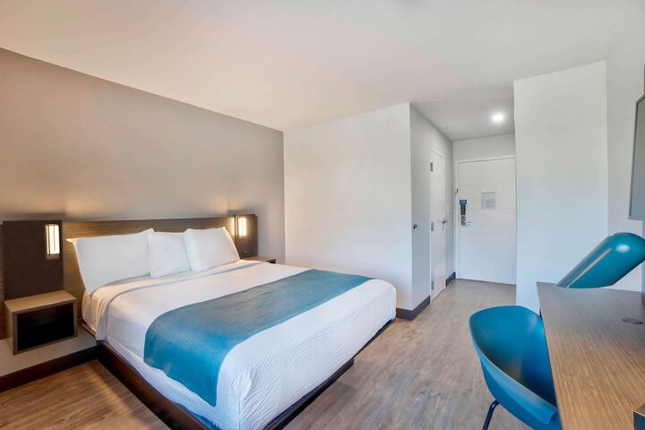 Room 15 of 21