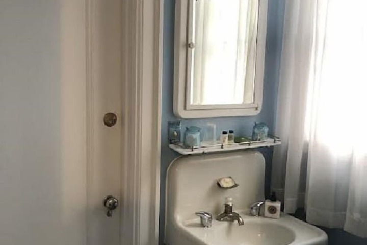 Room 16 of 26