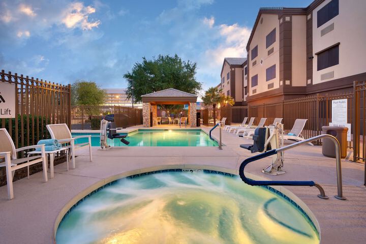 Pool 4 of 37