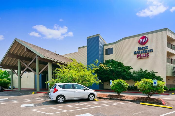 Hotel 2 of 67