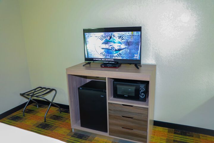 Room 12 of 34