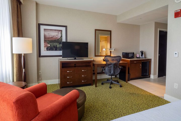 Hilton Garden Inn Buffalo Downtown