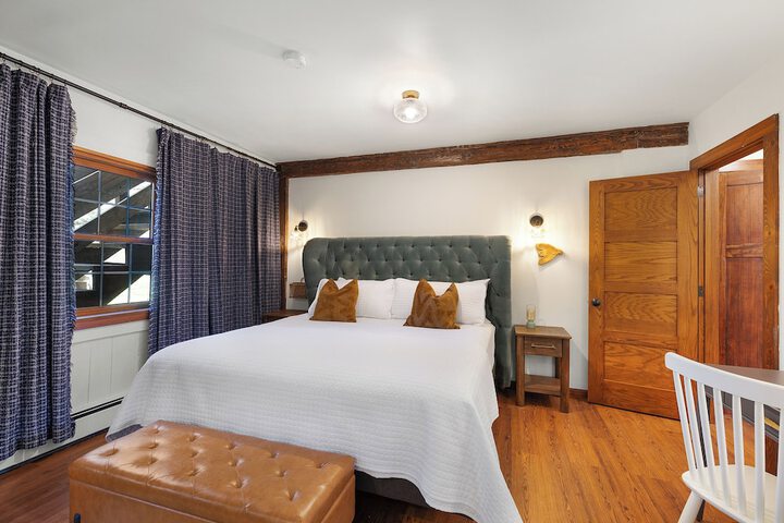 Phoenicia Lodge