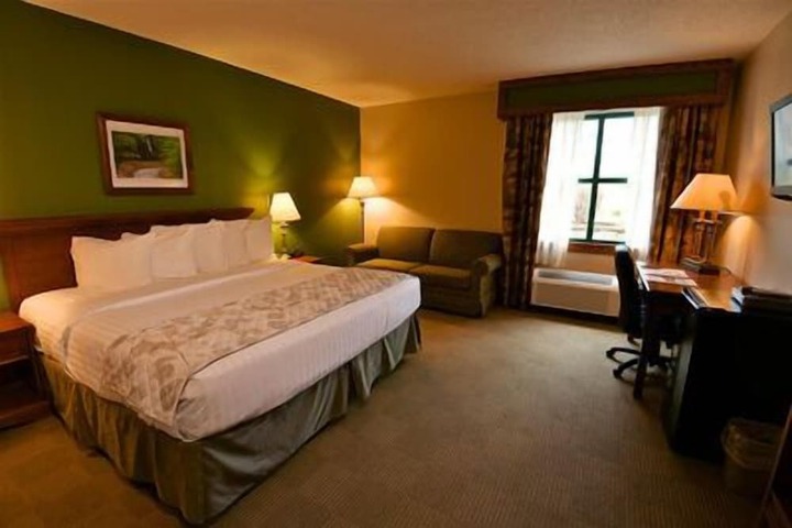 Room 8 of 38