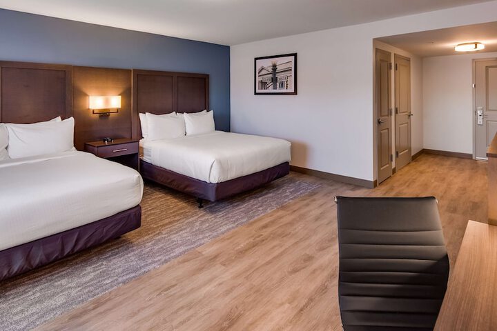 Room 32 of 48