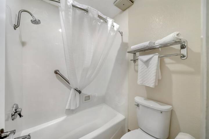 Best Western Plus Northwoods Inn