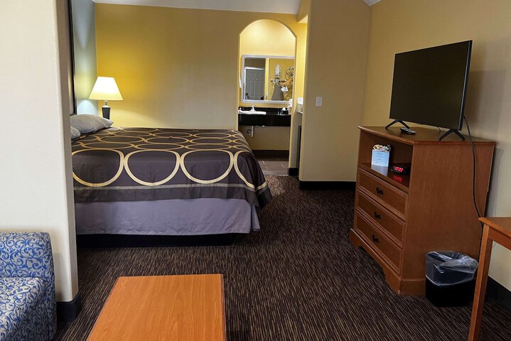 Room 14 of 30