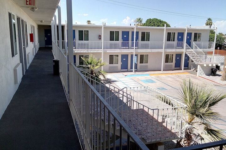 Hotel 7 of 68