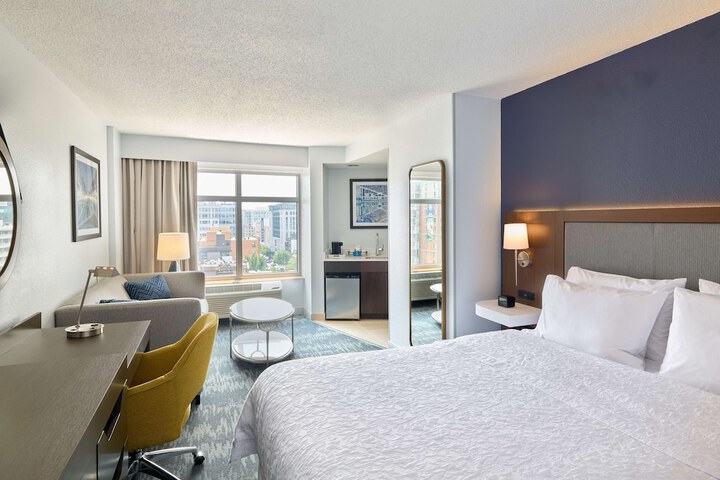 Room 40 of 65
