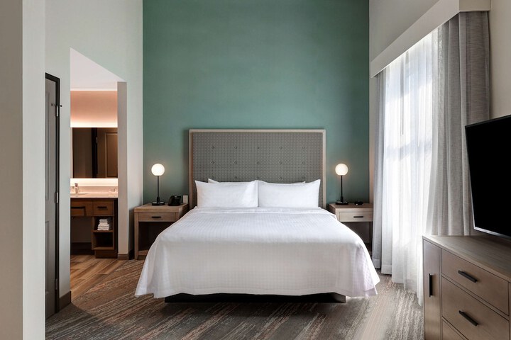 Room 35 of 53