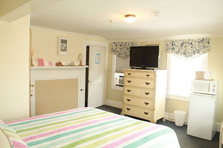 Room 74 of 230