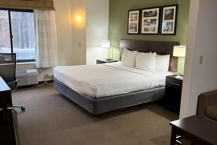Sleep Inn & Suites Queensbury - Lake George