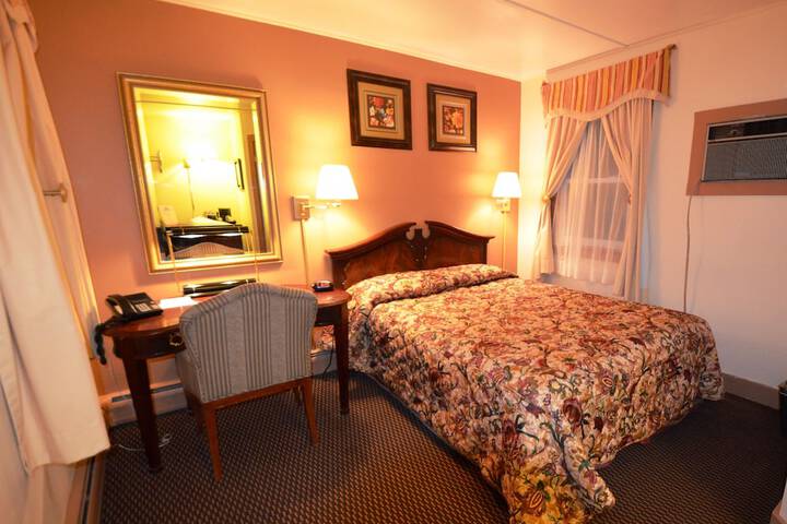 Room 33 of 53