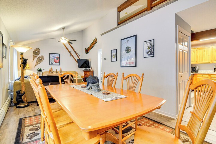 Cozy Bartlett Condo w / Deck & Resort Amenities!