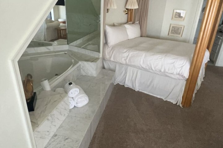 Room 20 of 76
