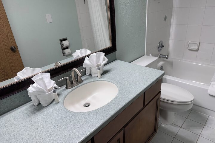 Promenade Inn & Suites Oceanfront
