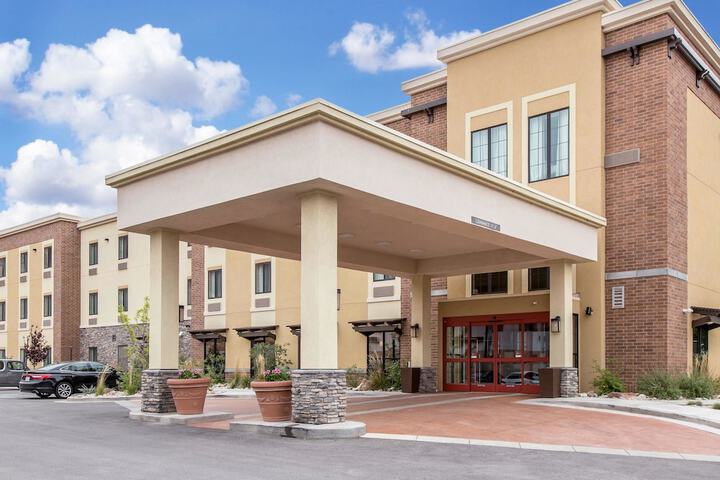 Hotel 2 of 41