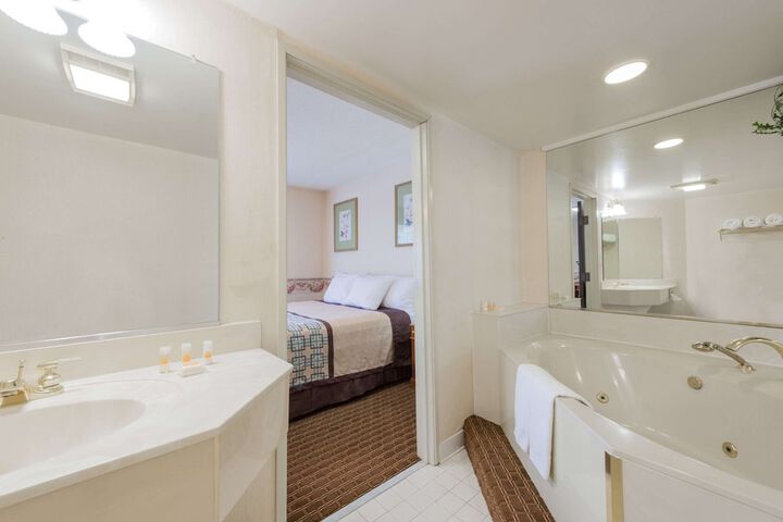 Room 8 of 15