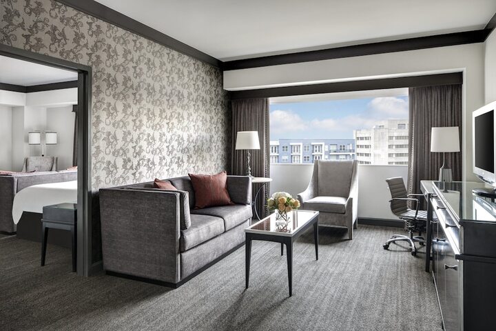 Room 65 of 143