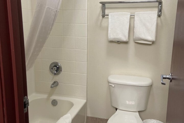Room 11 of 24