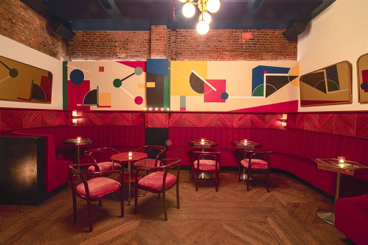 Lounge 66 of 71