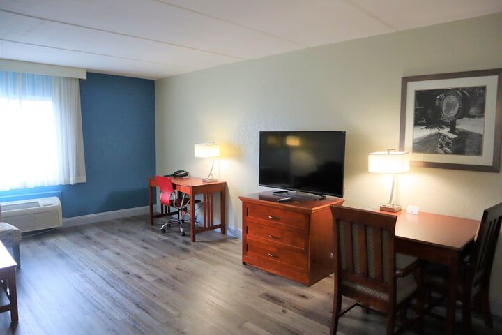 Room 11 of 27