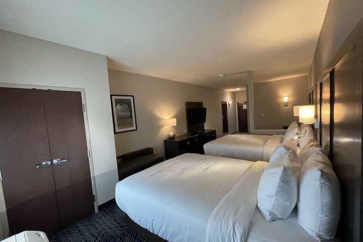 Room 8 of 38