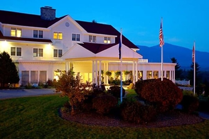 The White Mountain Hotel & Resort