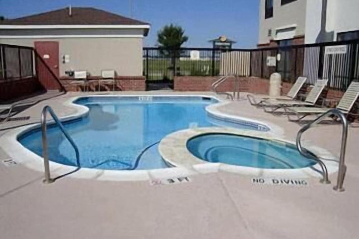 Pool 4 of 39