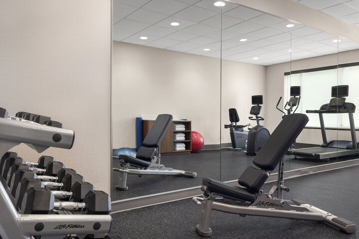 Holiday Inn Express & Suites Buford NE - Lake Lanier by IHG