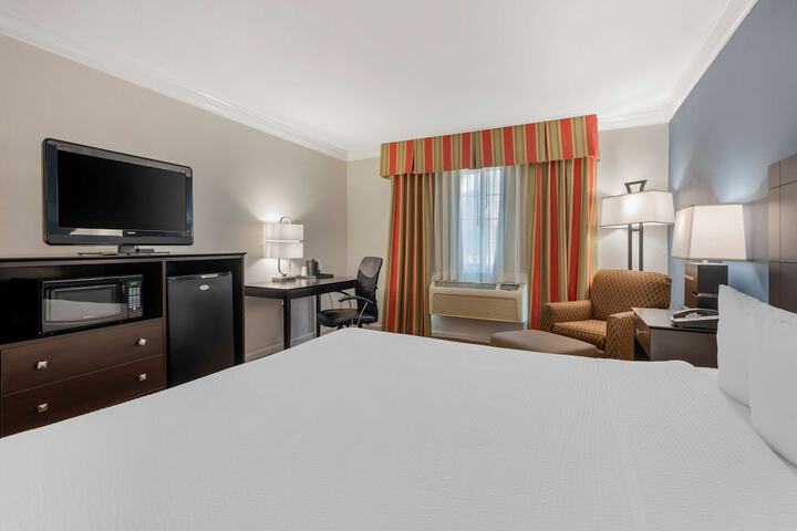 Room 26 of 34