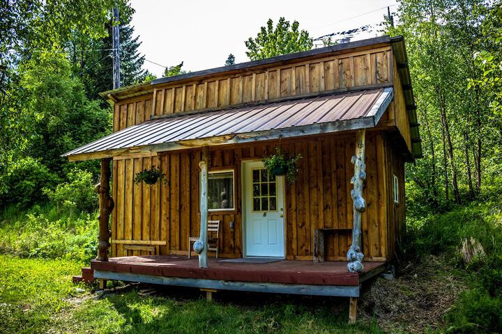 Midnight Sun Log Cabins