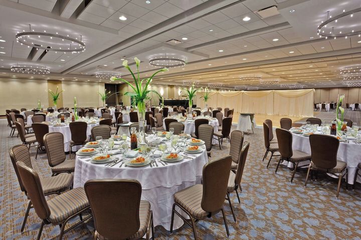 Crowne Plaza Chicago Ohare Hotel & Conf Center by IHG
