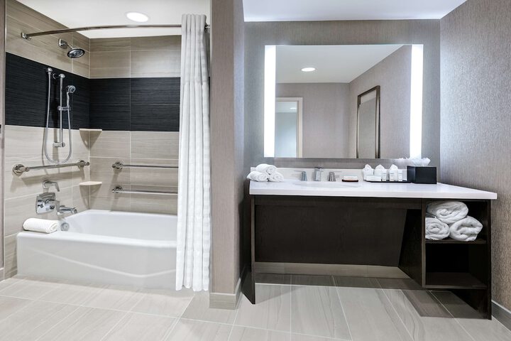 Embassy Suites by Hilton Houston West - Katy