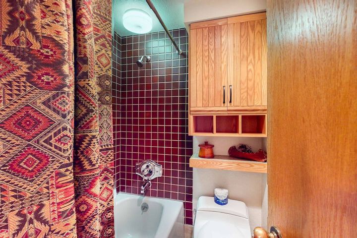 Room 163 of 222