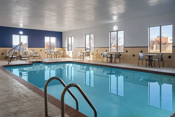 Holiday Inn Express & Suites Midwest by IHG