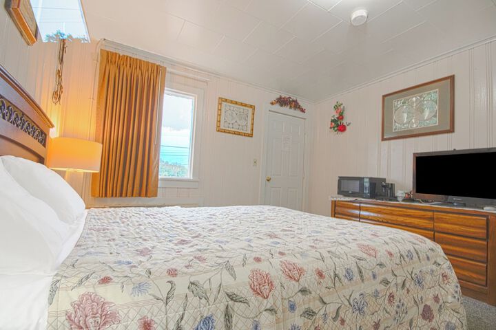 Room 9 of 50