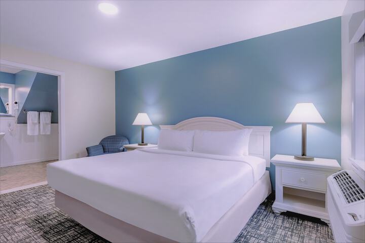 Room 41 of 68