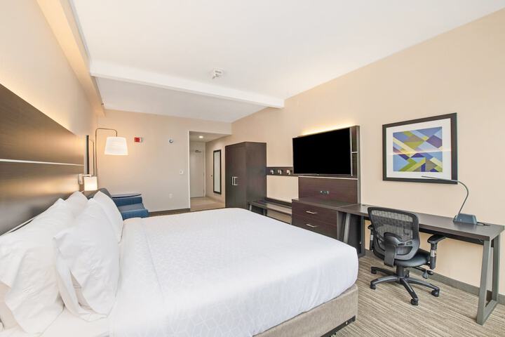 Room 15 of 29