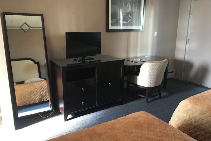 Room 26 of 45