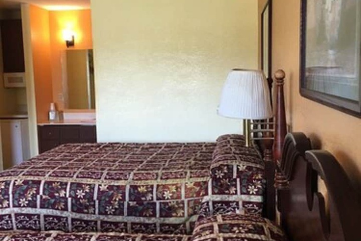 Regency Inn & Suites